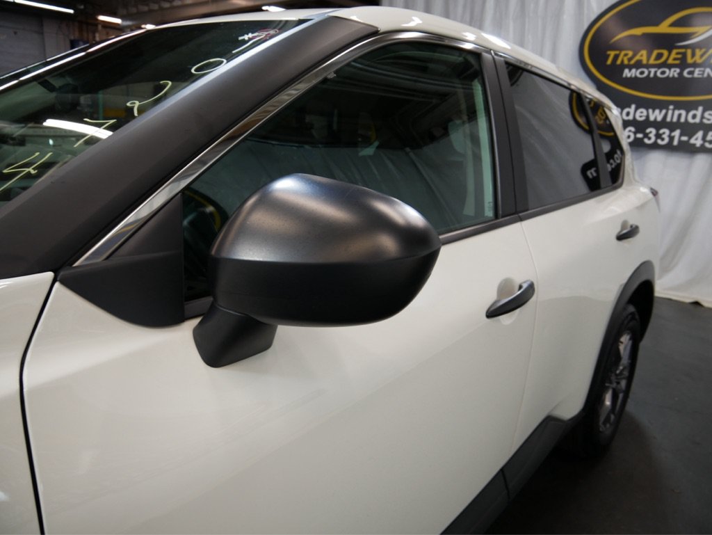 Used 2023 Nissan Rogue S AWD/4WD image 34