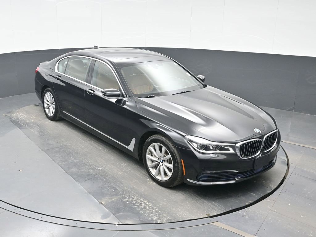 Used 2017 BMW 750i xDrive image 23