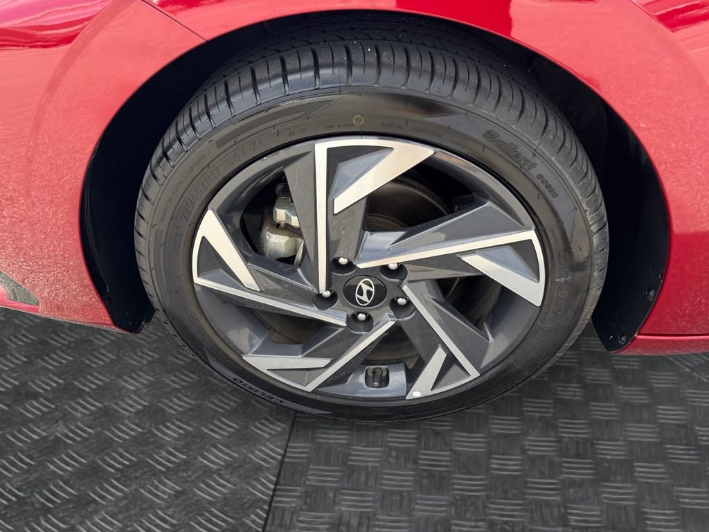 Used 2024 Hyundai Elantra Limited FWD image 14