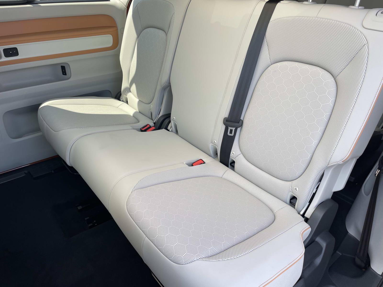 Certified 2025 Volkswagen ID. Buzz 1st Edition RWD image 25