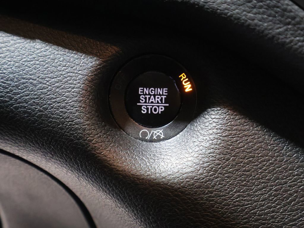 Certified 2019 Jeep Cherokee Limited AWD/4WD image 26