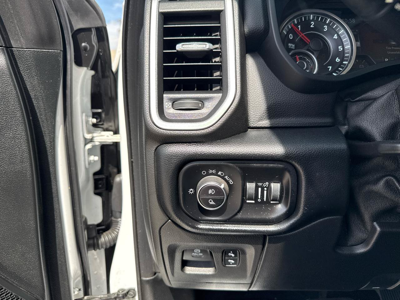 Used 2019 RAM 1500 Big Horn RWD image 25
