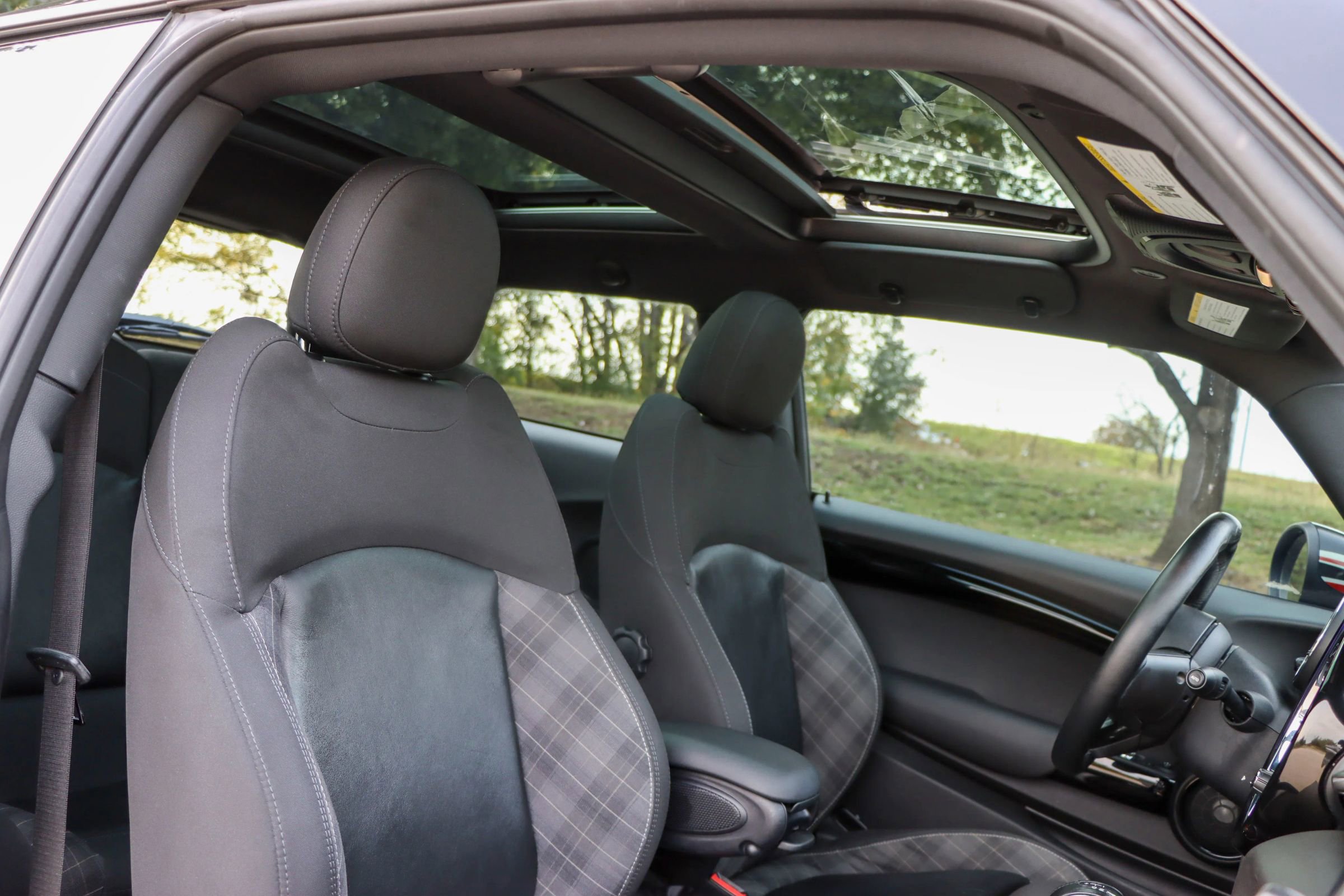 Used 2017 MINI Cooper S image 19