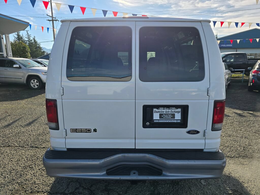 Used 2002 Ford E-250 and Econoline 250 RWD image 6