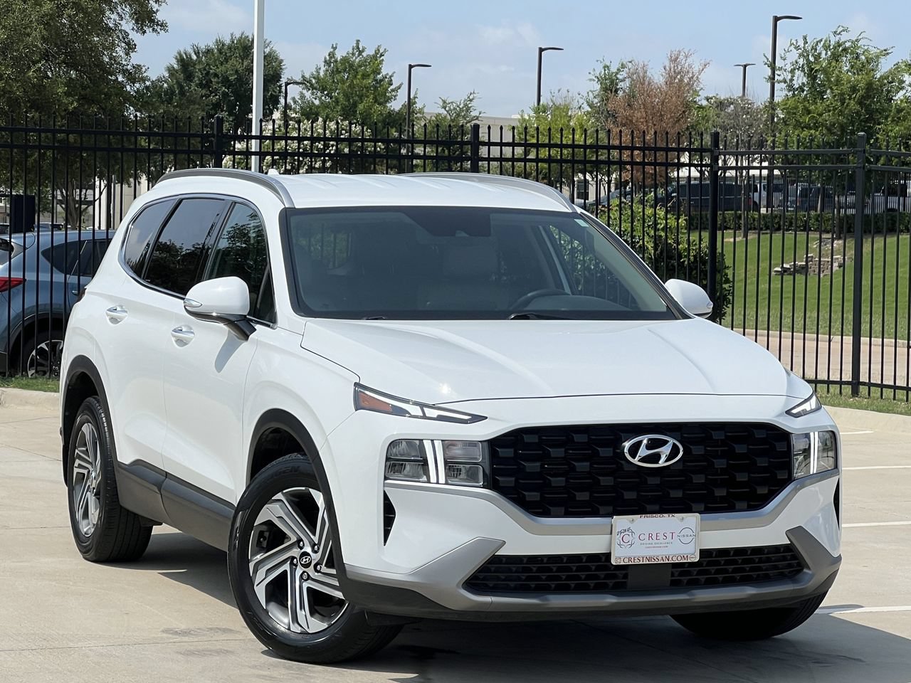 Used 2023 Hyundai Santa Fe SEL w/ Winter Weather Package FWD image 2