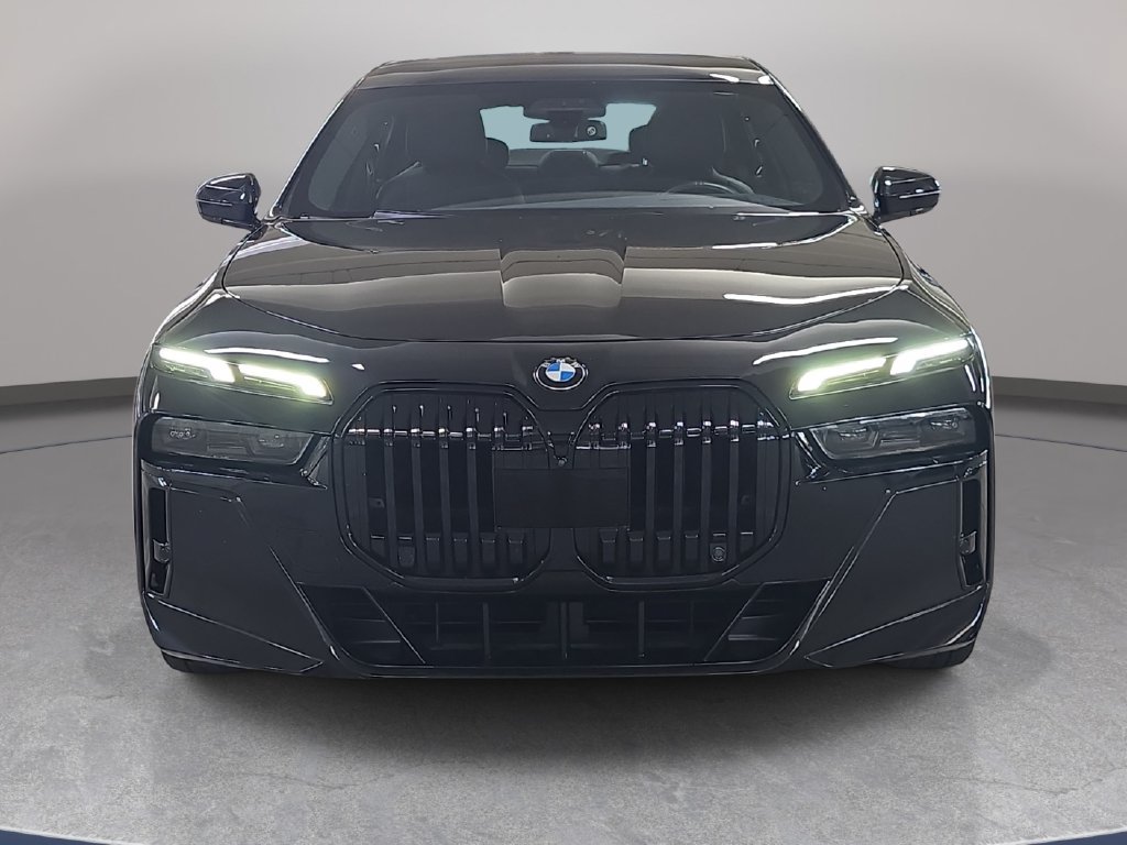 Certified 2023 BMW 740i RWD image 3