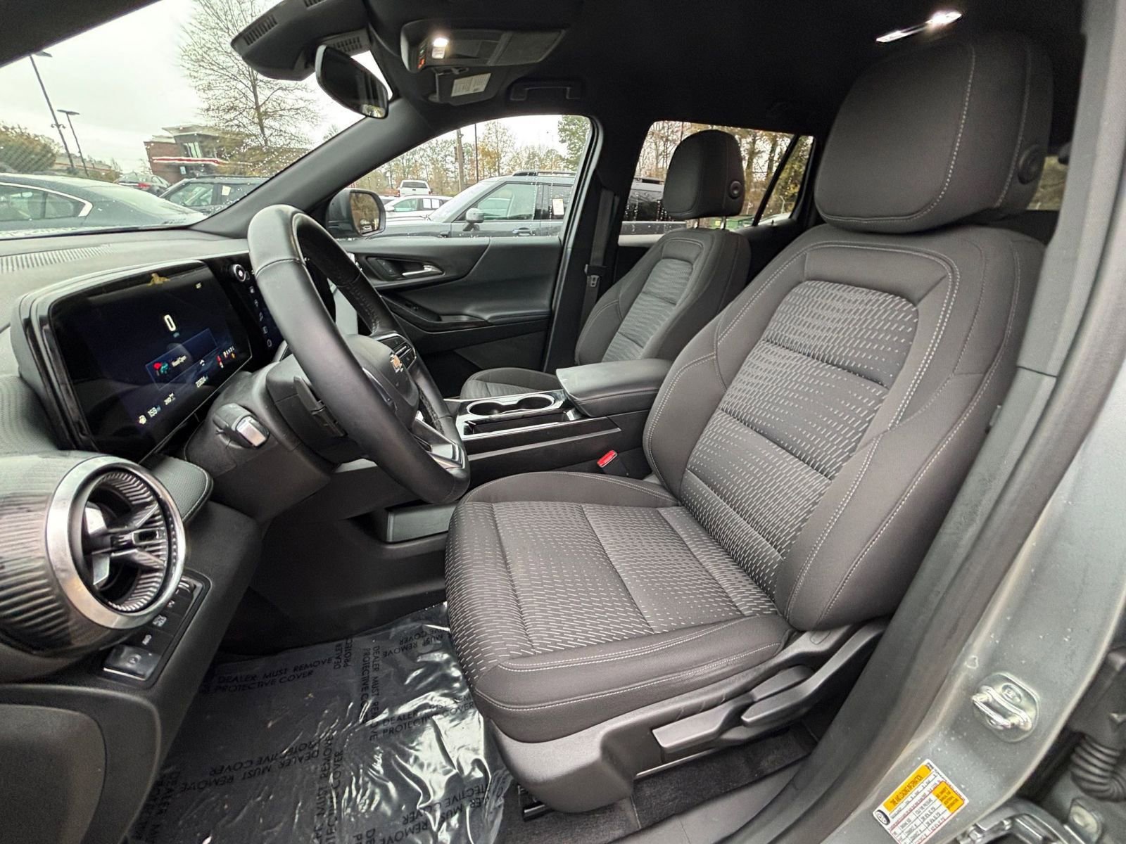 Used 2025 Chevrolet Equinox LT image 36