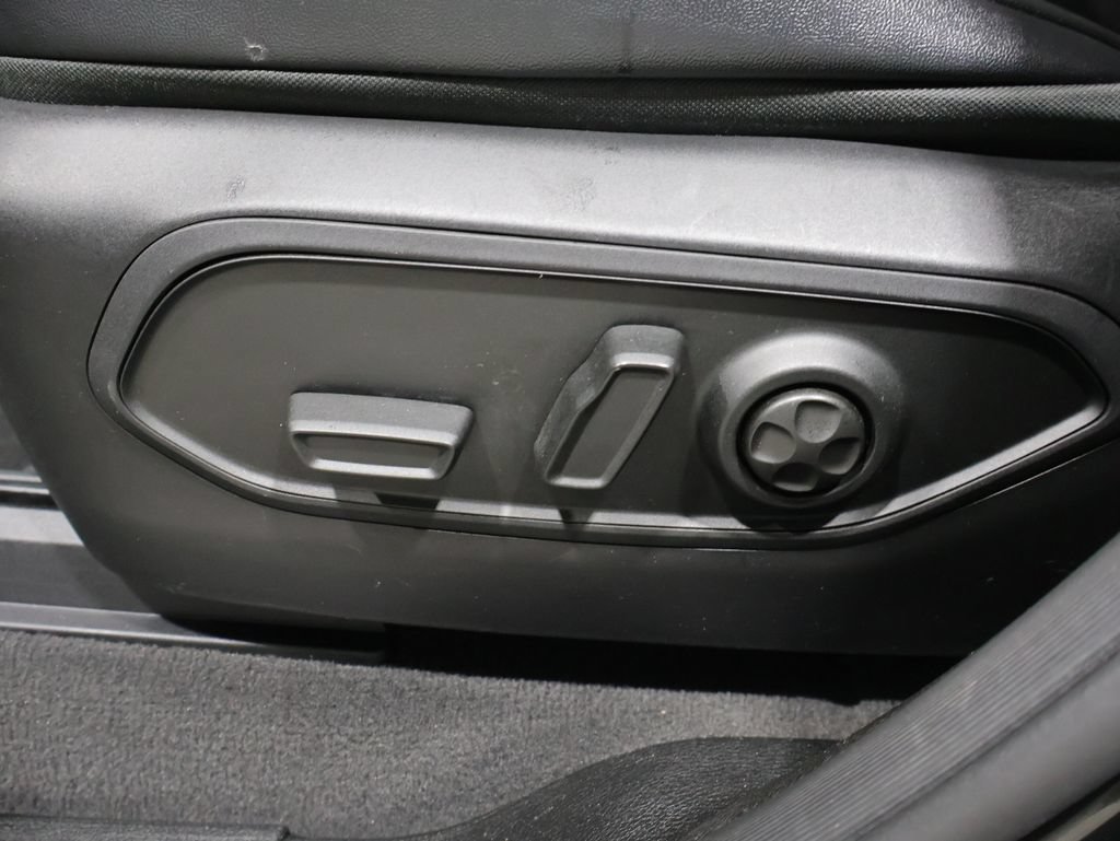 Used 2021 Jeep Grand Cherokee L Limited AWD/4WD image 9