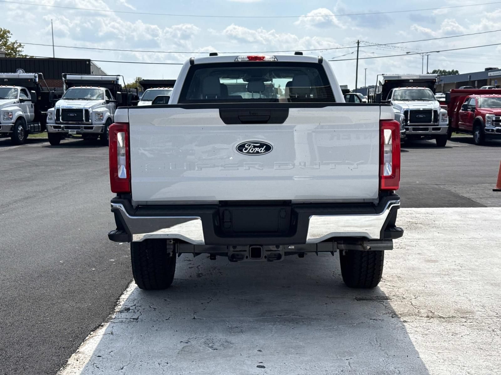 New 2027 Ford F350 XL w/ FX4 Off-Road Package AWD/4WD image 4