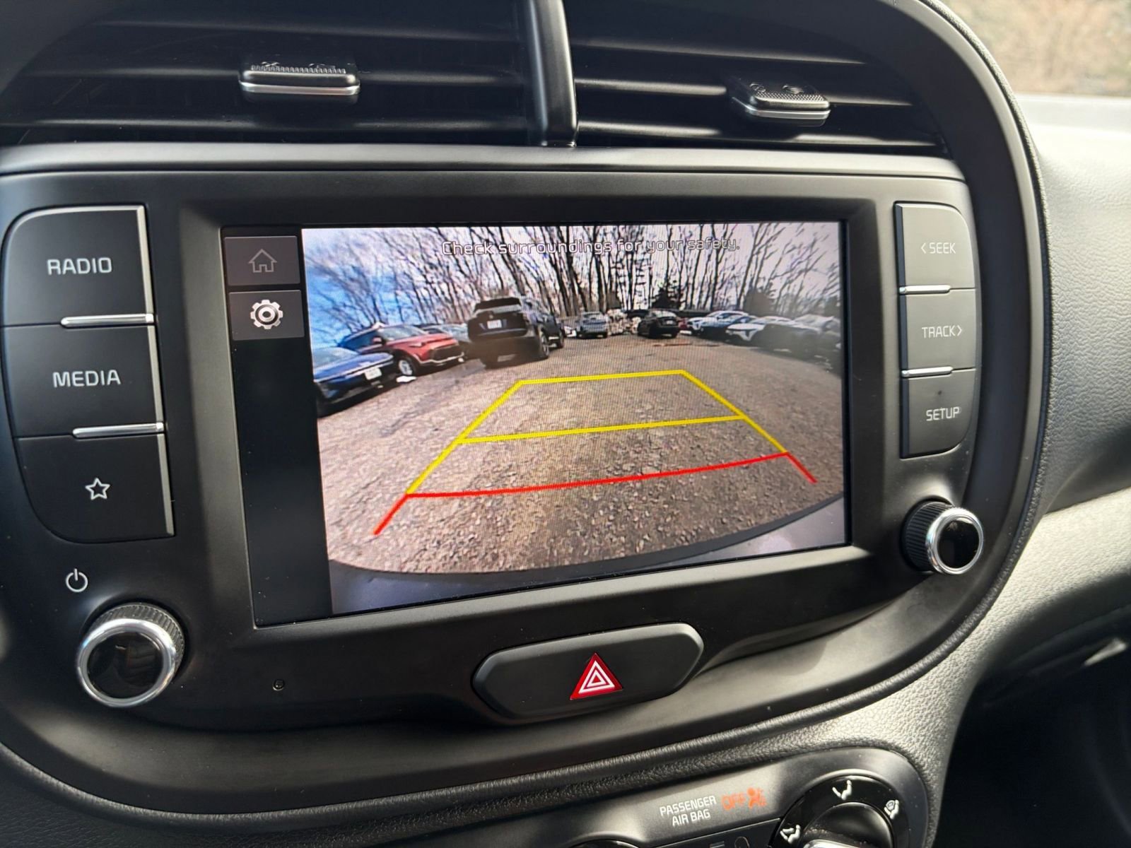 Used 2025 Kia Soul LX w/ LX Technology Package FWD image 22