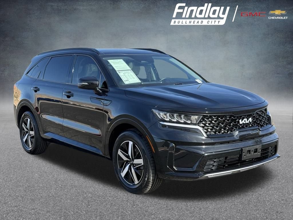 Used 2023 Kia Sorento S w/ Panoramic Sunroof Package