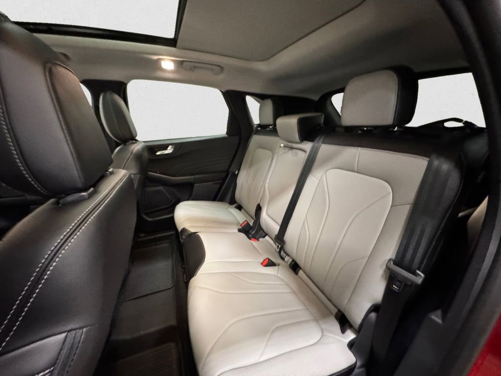 New 2025 Ford Escape SE w/ PHEV Premium Package FWD image 13