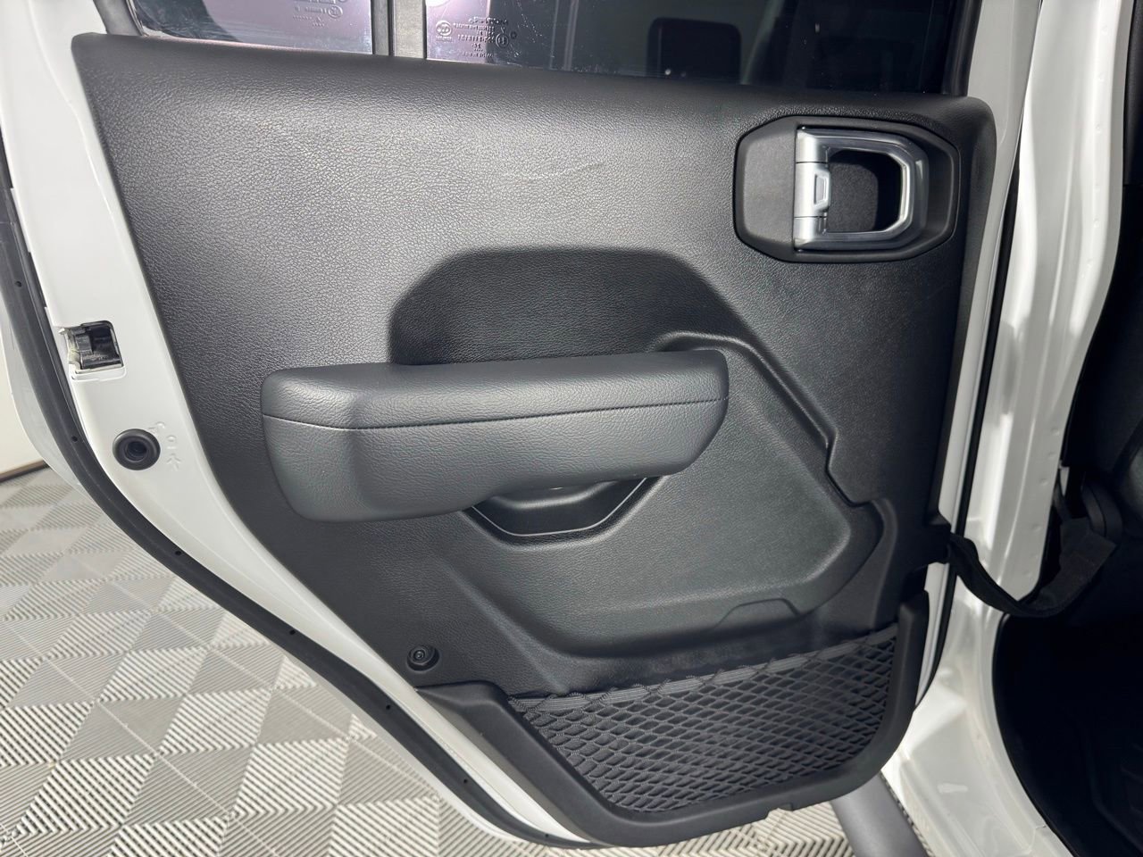 Used 2025 Jeep Gladiator Sport image 24