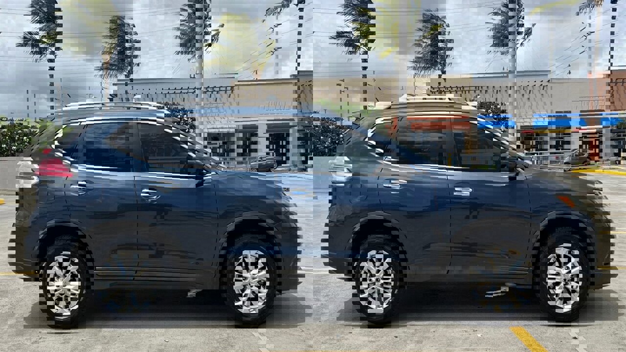 Used 2016 Nissan Rogue SV w/ SV Premium Package image 6