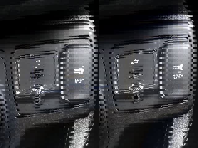 Used 2023 Jeep Renegade Latitude image 17