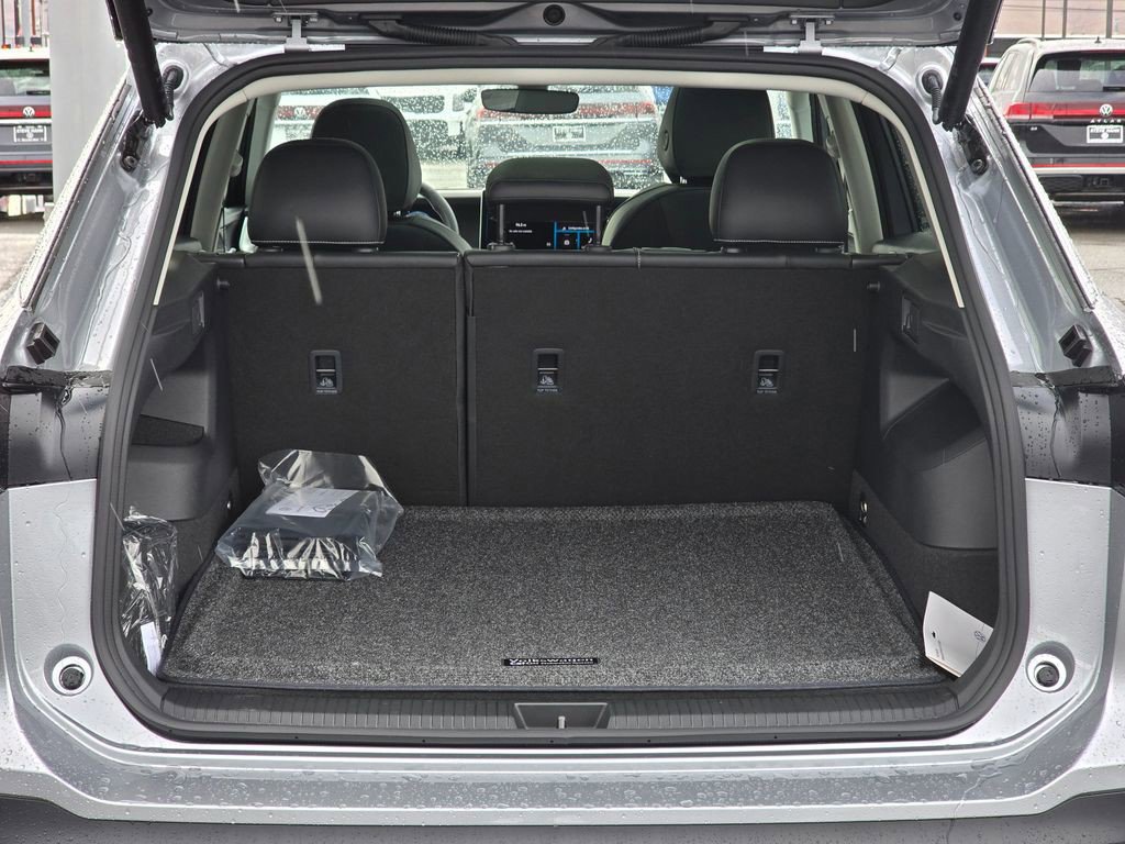 New 2025 Volkswagen Tiguan SE AWD/4WD image 14