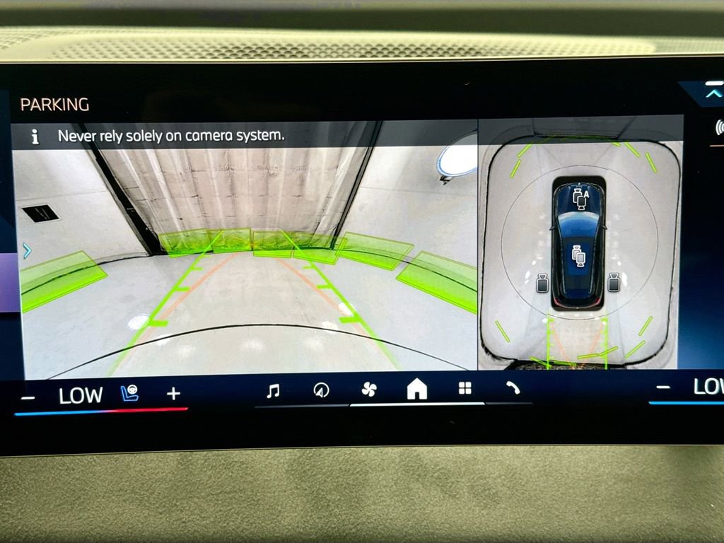 New 2026 BMW iX xDrive60 w/ M Sport Package image 15