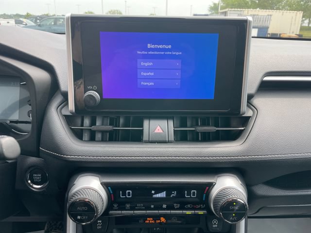 Used 2025 Toyota RAV4 XLE AWD/4WD image 13