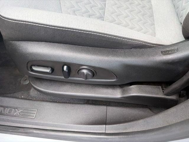 Used 2023 Chevrolet Equinox LS FWD image 11