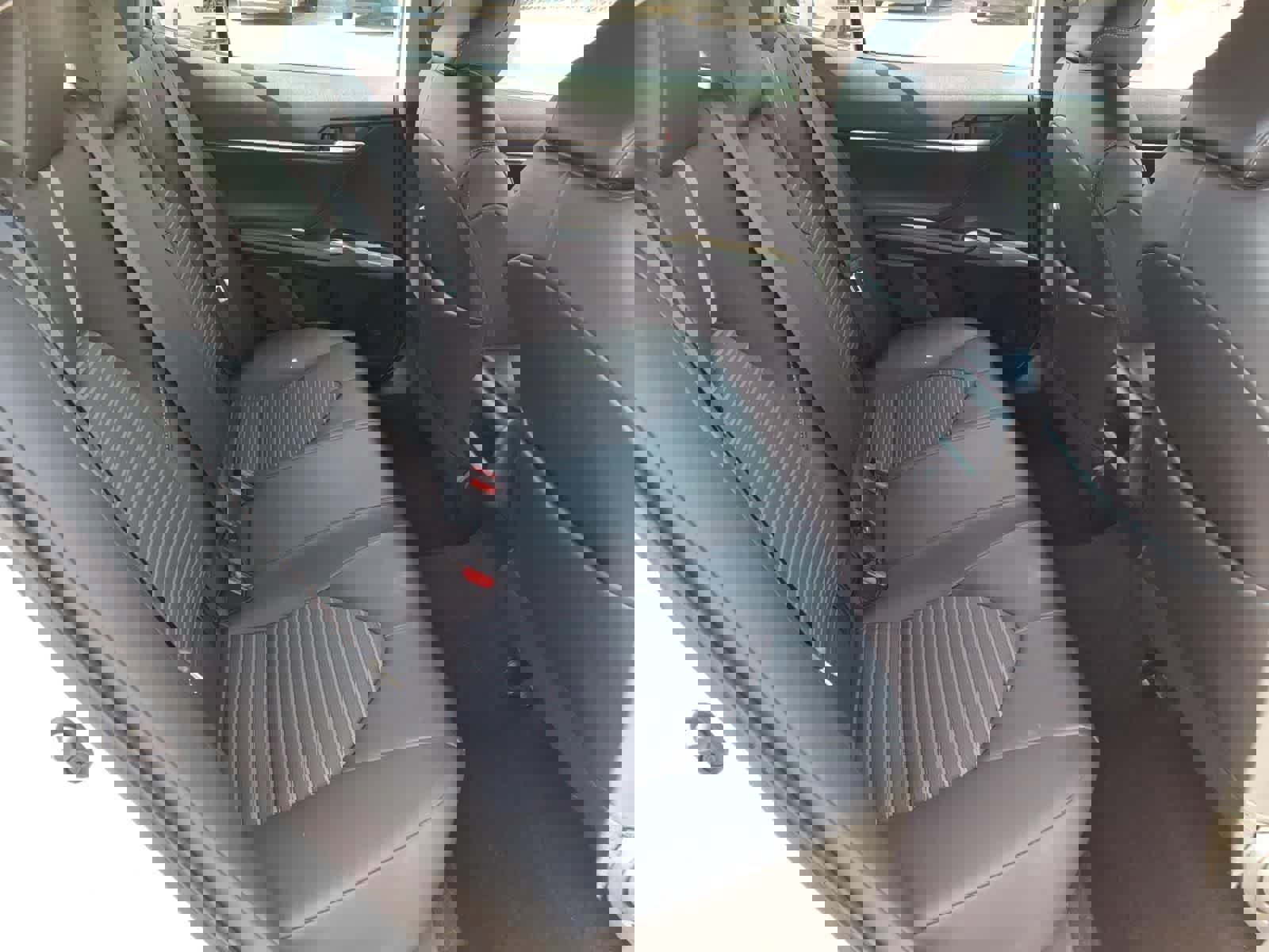 Used 2023 Toyota Camry SE image 11