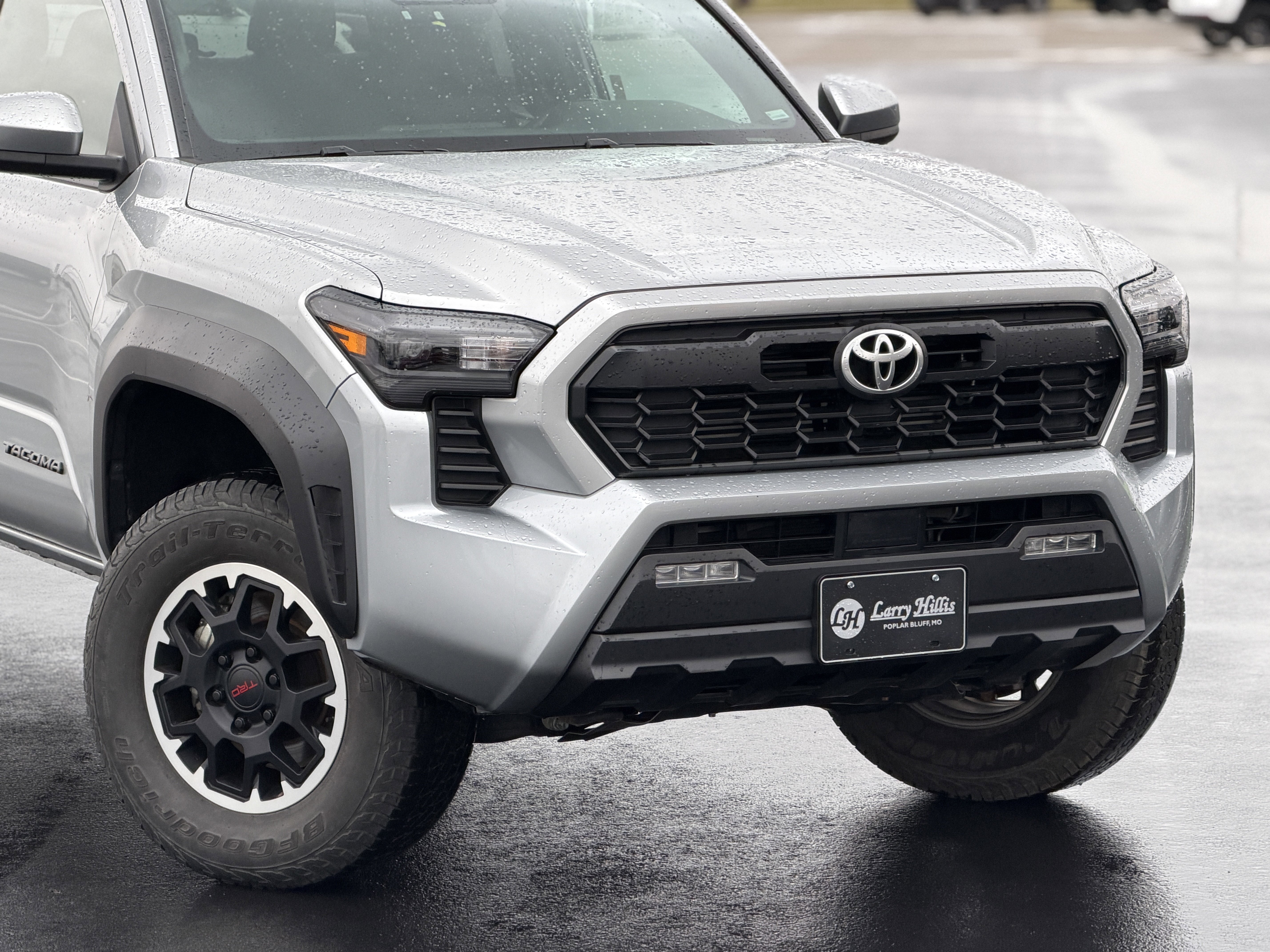 Used 2024 Toyota Tacoma TRD Off-Road AWD/4WD image 5