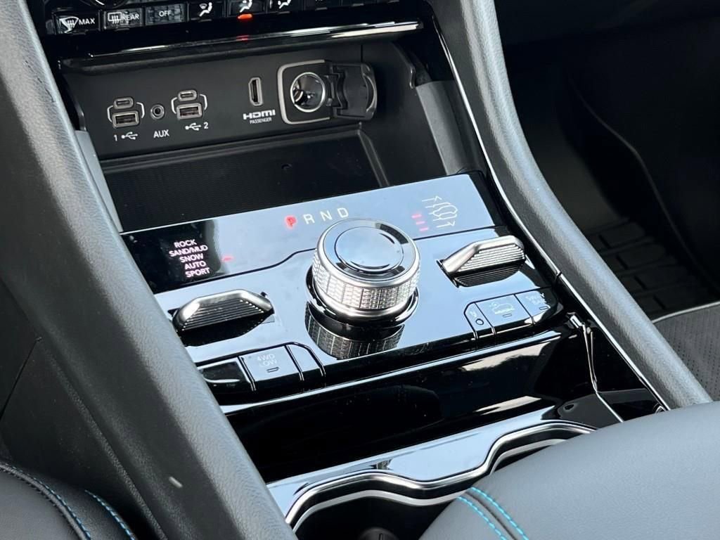 New 2023 Jeep Grand Cherokee Trailhawk w/ Advanced Protech Group II image 17