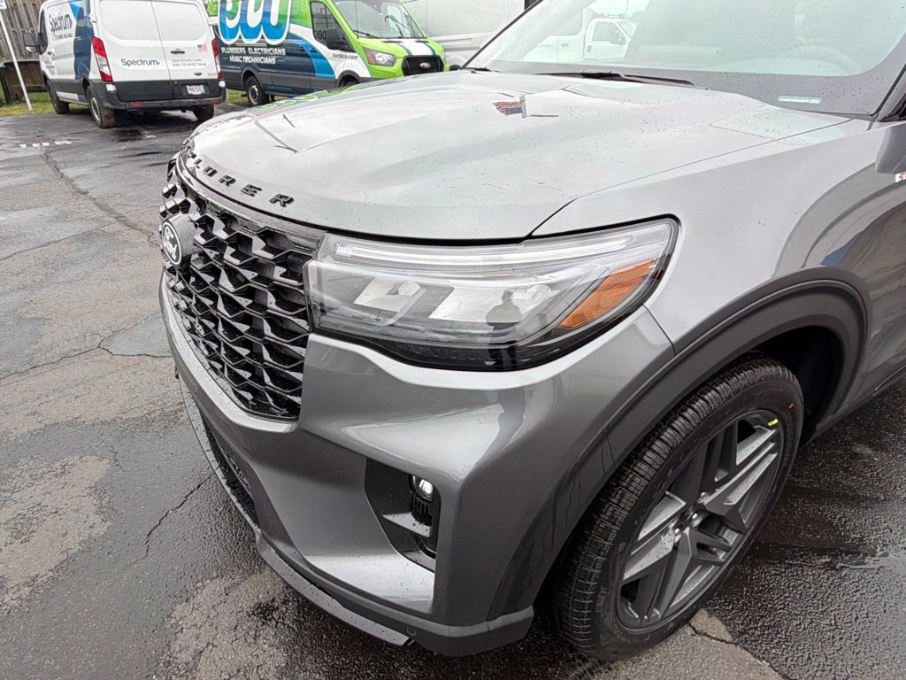 New 2027 Ford Explorer ST-Line w/ Premium Package AWD/4WD image 13
