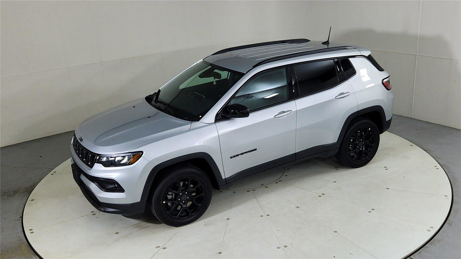 Used 2025 Jeep Compass Latitude w/ Convenience Group image 37