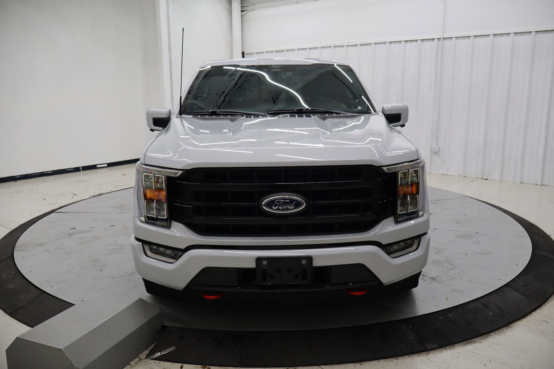Used 2022 Ford F150 Lariat image 9