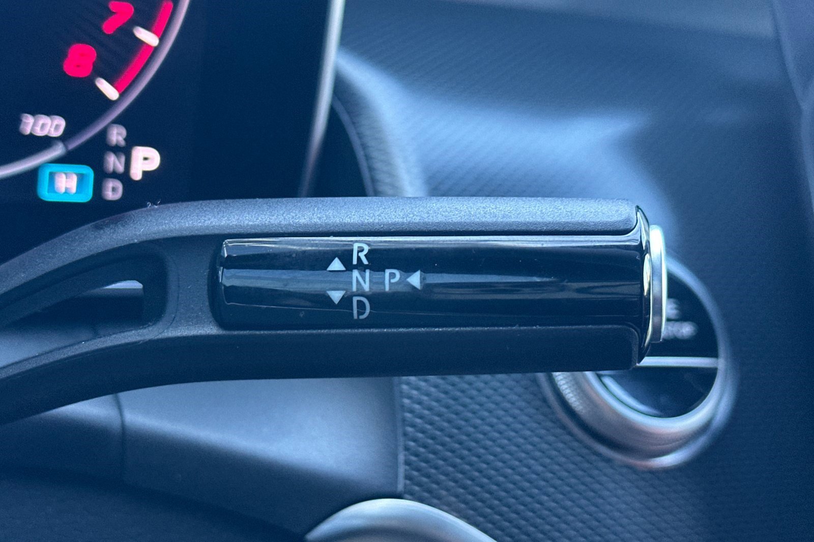 Used 2025 Mercedes-Benz GLC 350e 4MATIC image 28