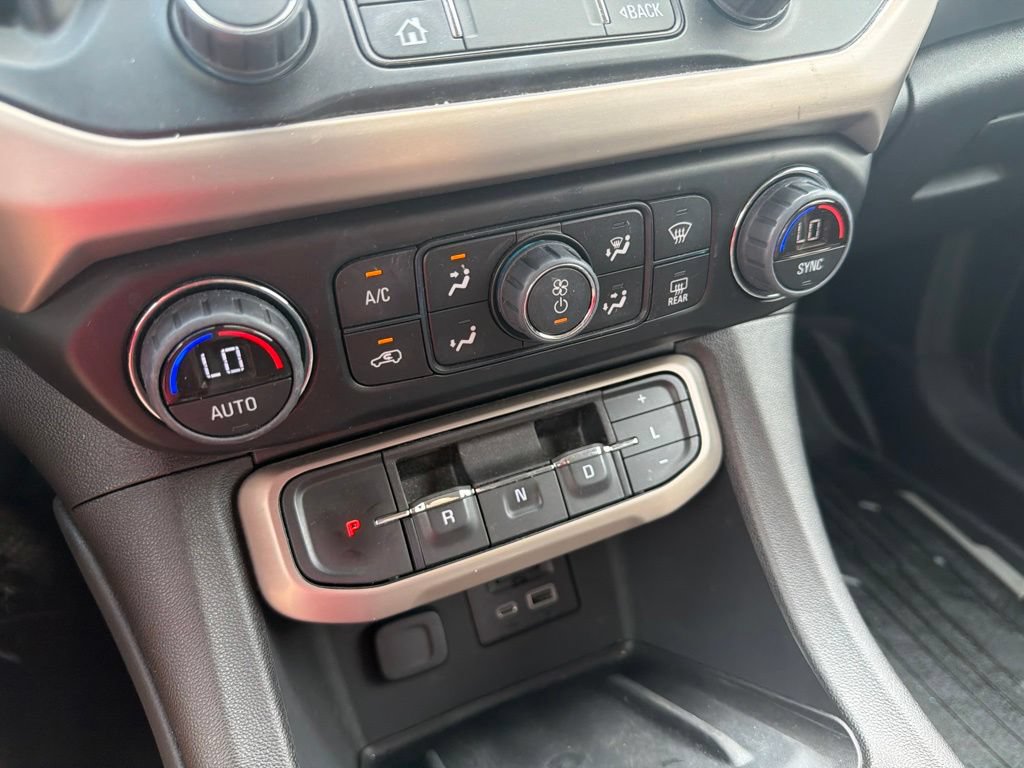 Used 2023 GMC Acadia Denali w/ Denali Ultimate Package AWD/4WD image 18