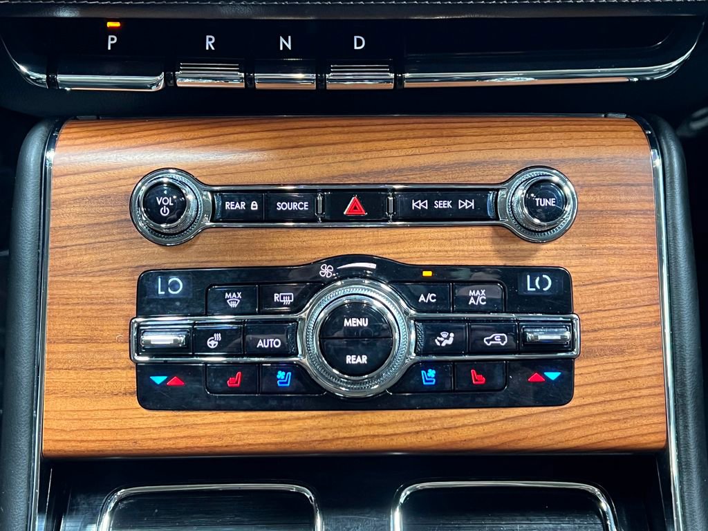 Used 2020 Lincoln Aviator Reserve w/ Equipment Group 201A AWD/4WD image 26