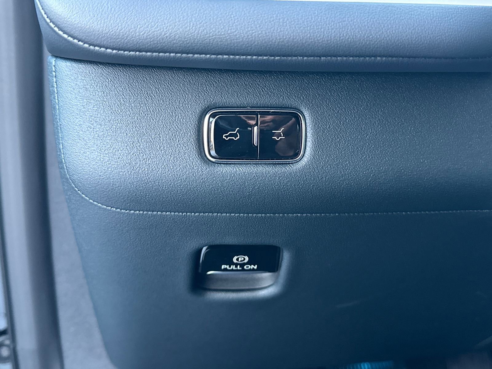 New 2026 Lincoln Navigator Reserve AWD/4WD image 25
