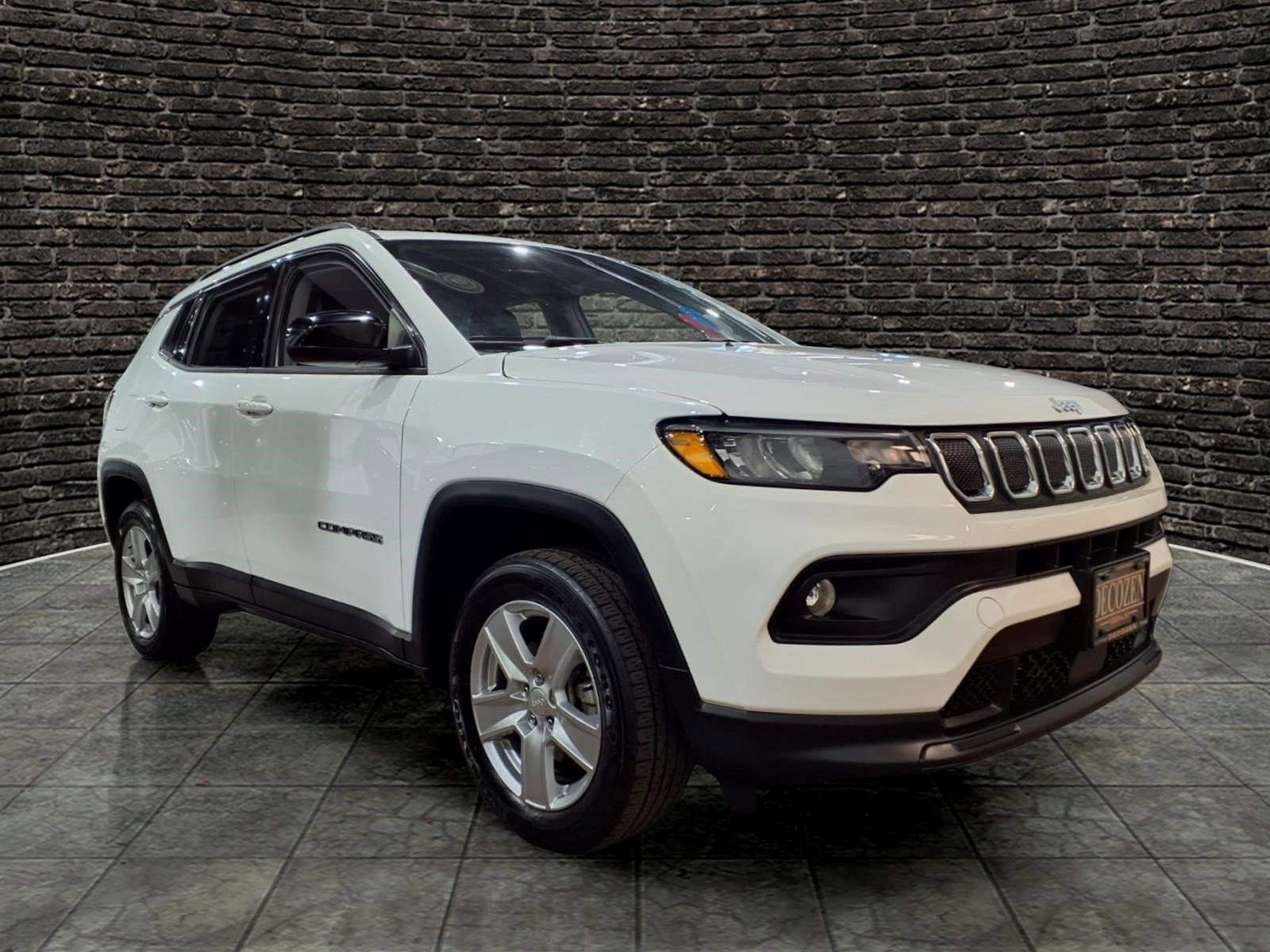 Used 2022 Jeep Compass Latitude AWD/4WD image 1