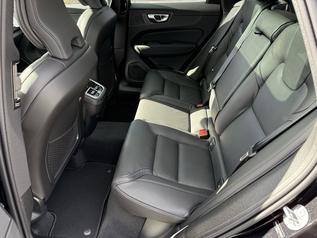 New 2026 Volvo XC60 B5 Ultra w/ Protection Package Premier image 11