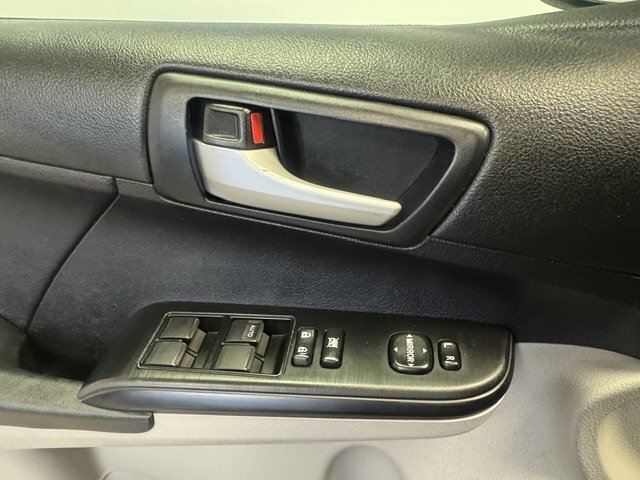 Used 2012 Toyota Camry LE FWD image 11