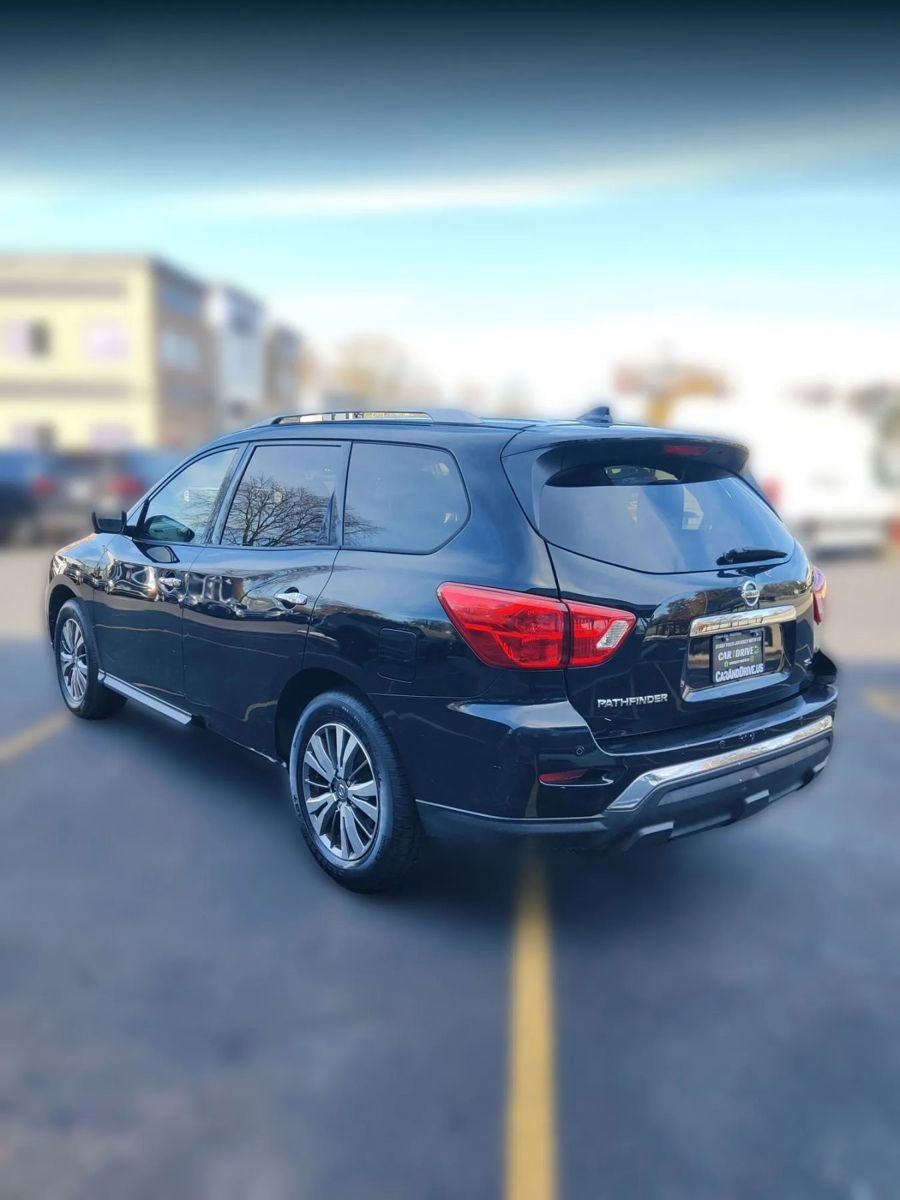 Used 2019 Nissan Pathfinder SL image 4