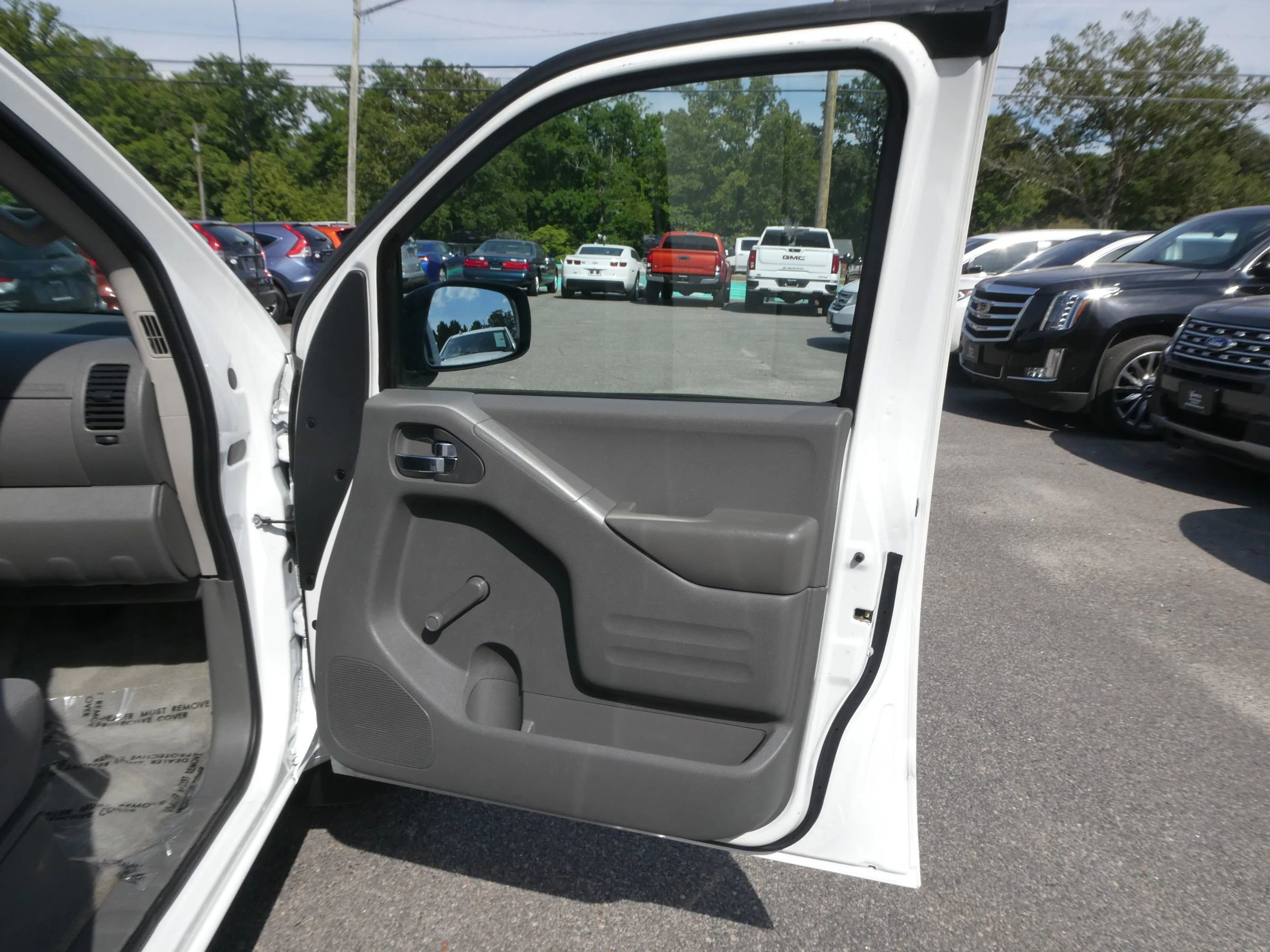 Used 2018 Nissan Frontier S RWD image 22