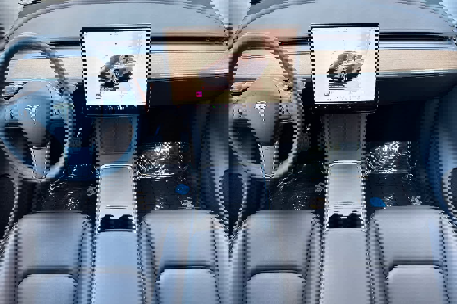 Used 2024 Tesla Model Y 2WD image 3