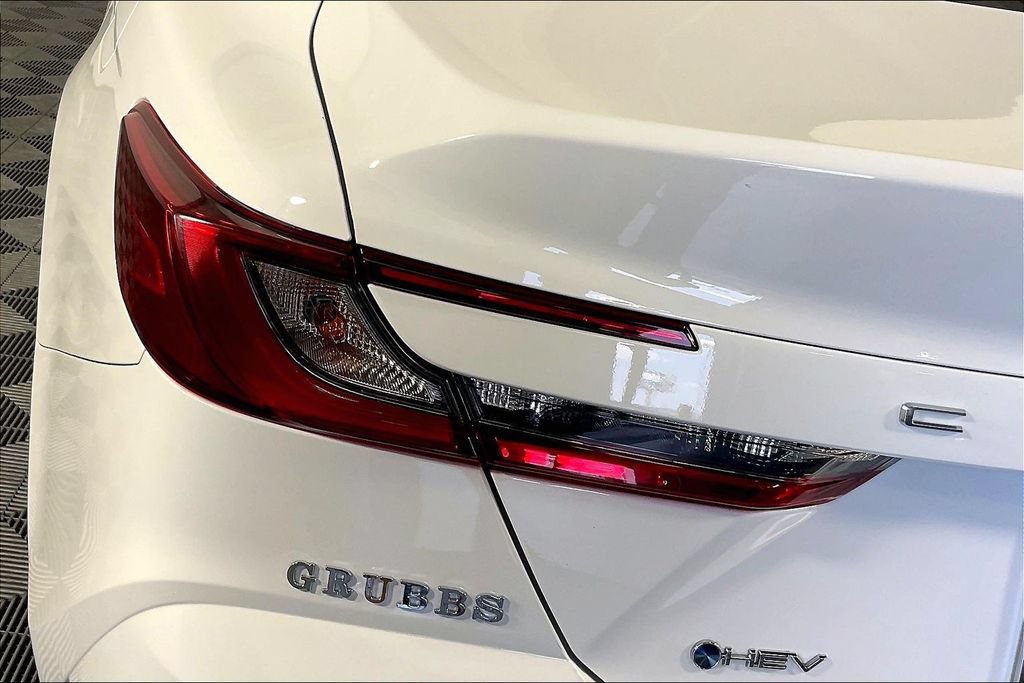 Used 2025 Toyota Camry LE FWD image 40