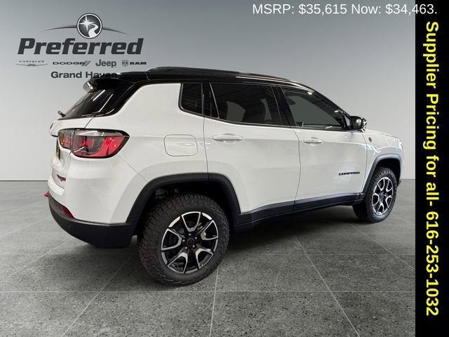 New 2026 Jeep Compass Trailhawk image 18