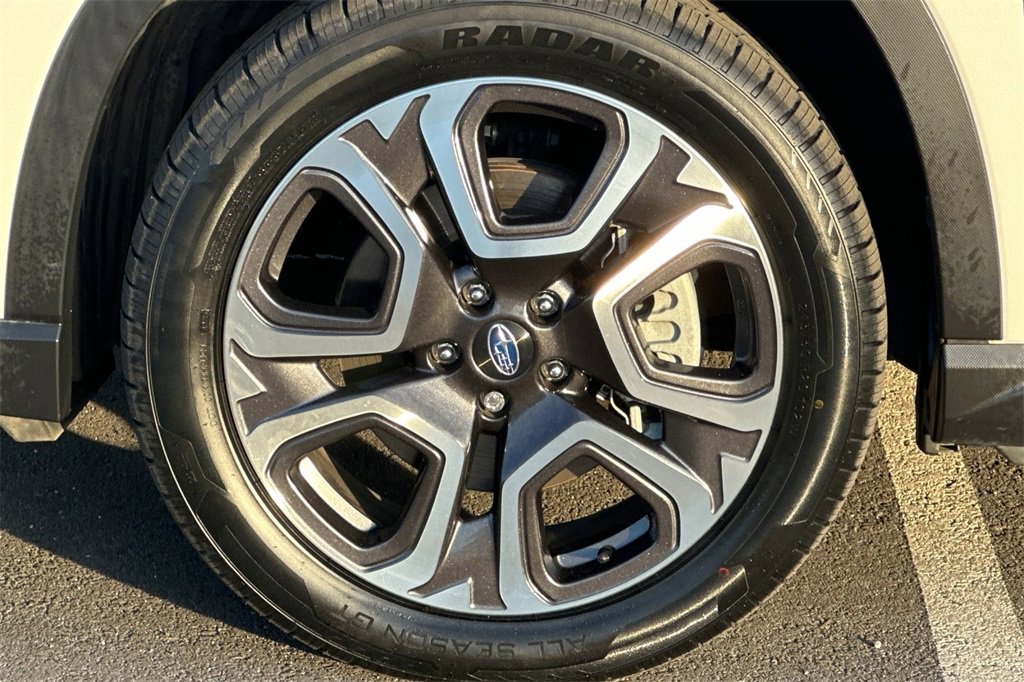 Used 2023 Subaru Ascent Limited w/ Technology Package image 29