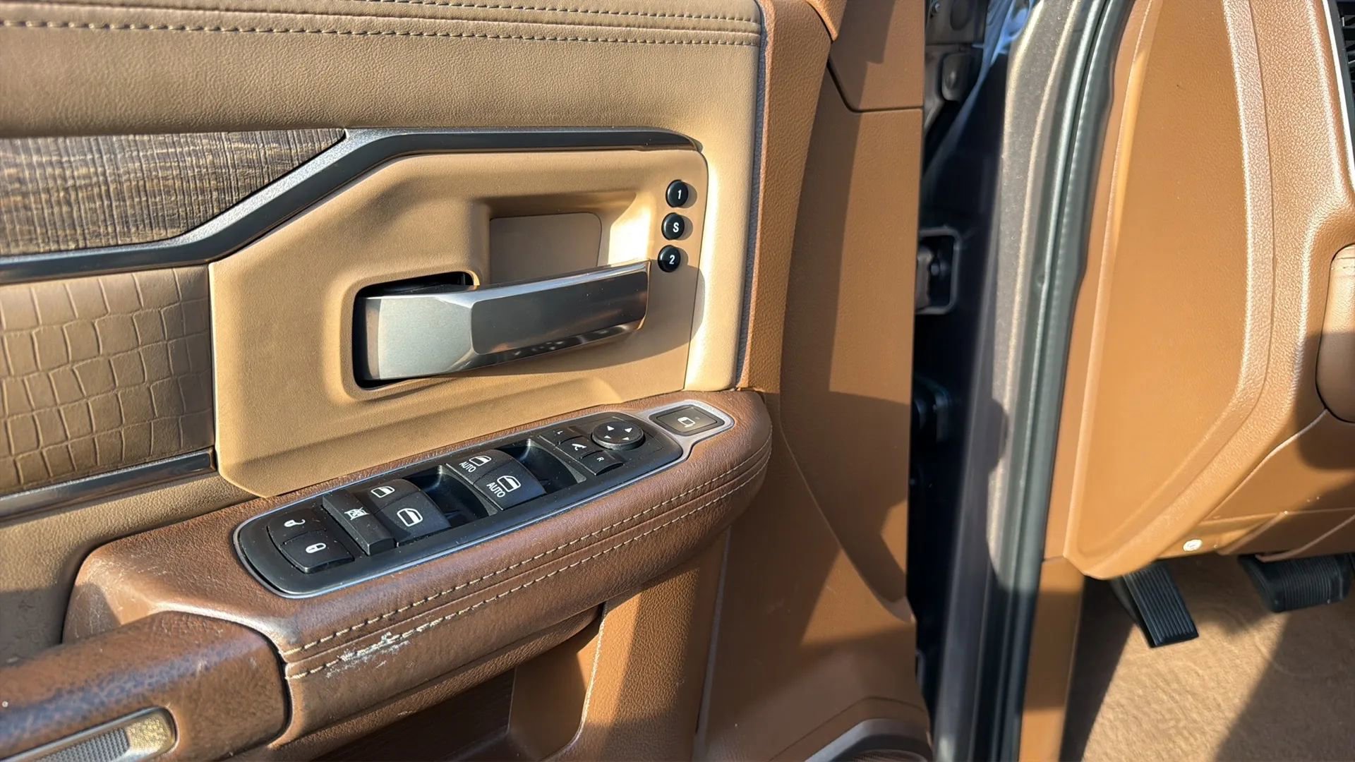 Used 2019 RAM 3500 Limited w/ Max Tow Package AWD/4WD image 94