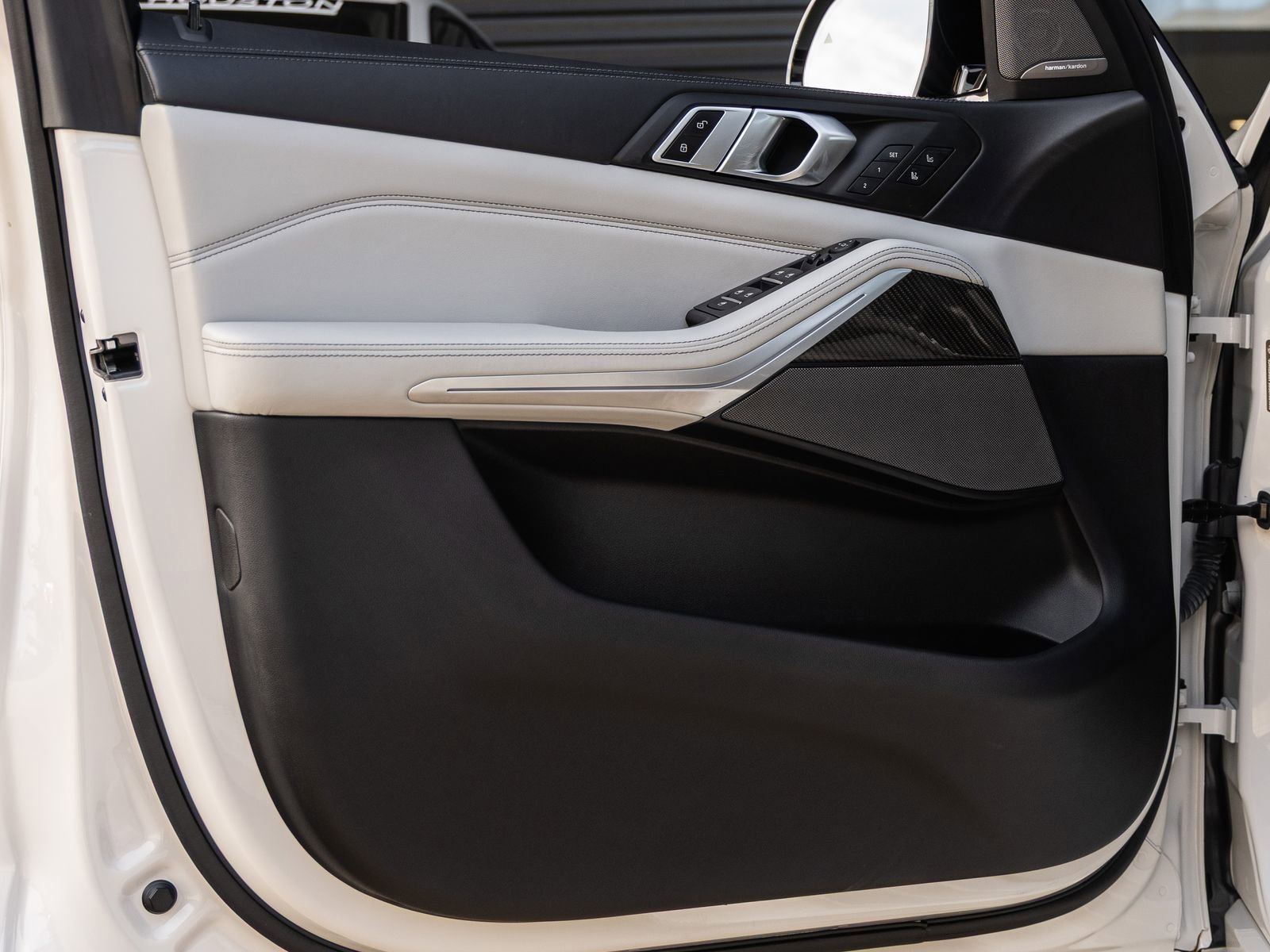 Used 2022 BMW X5 M w/ Executive Package image 19