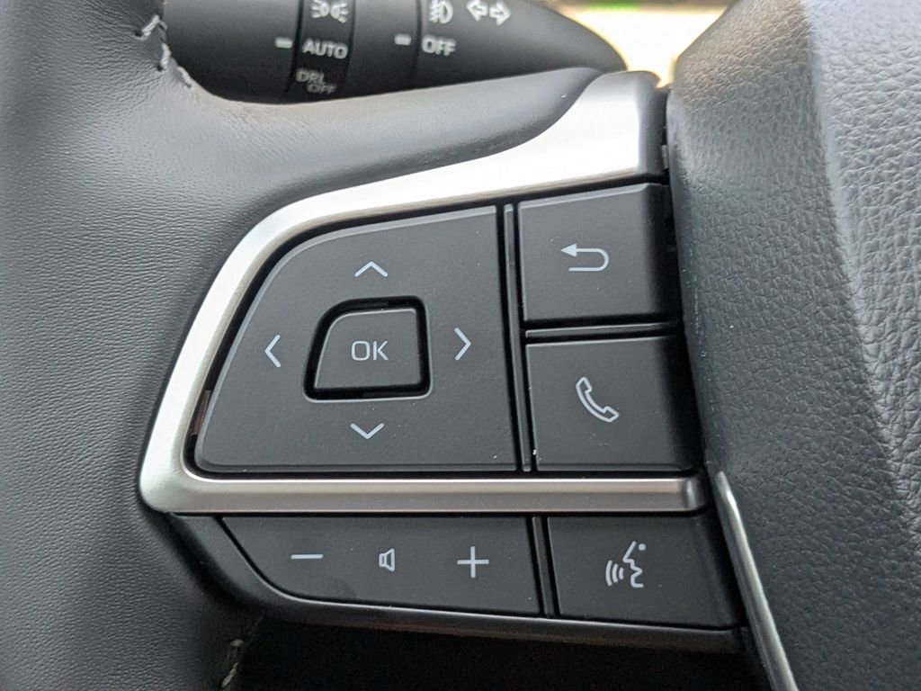 New 2026 Toyota Highlander XLE image 24