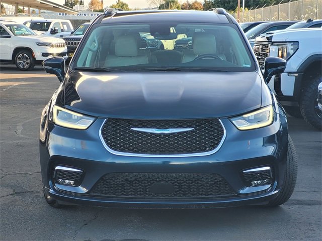 Certified 2021 Chrysler Pacifica Touring-L image 2