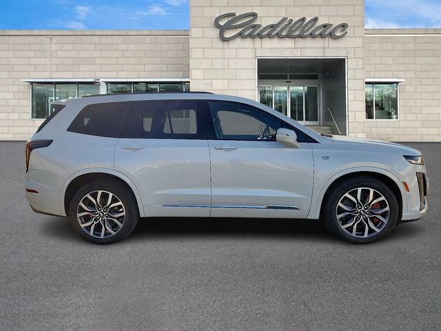 Used 2022 Cadillac XT6 Sport w/ Technology Package image 8