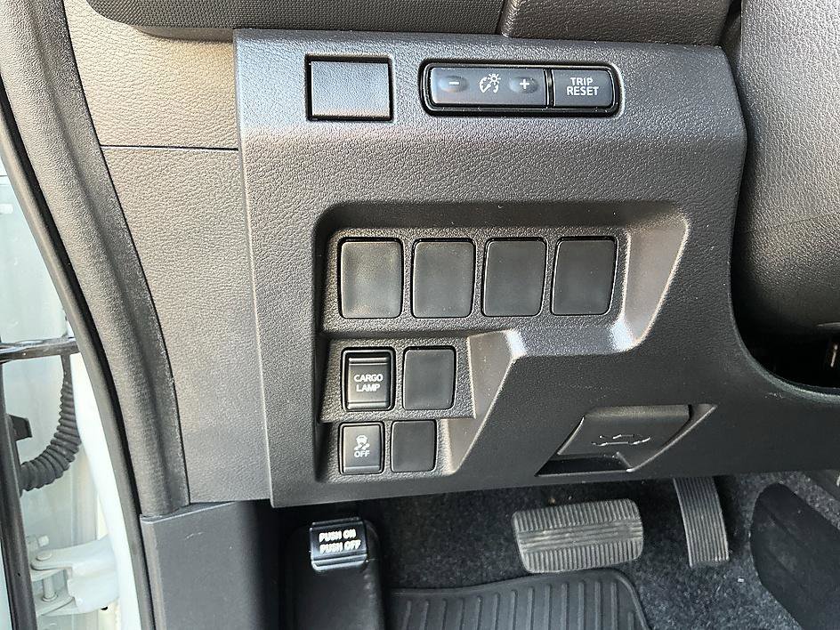 Certified 2024 Nissan Frontier SV image 13