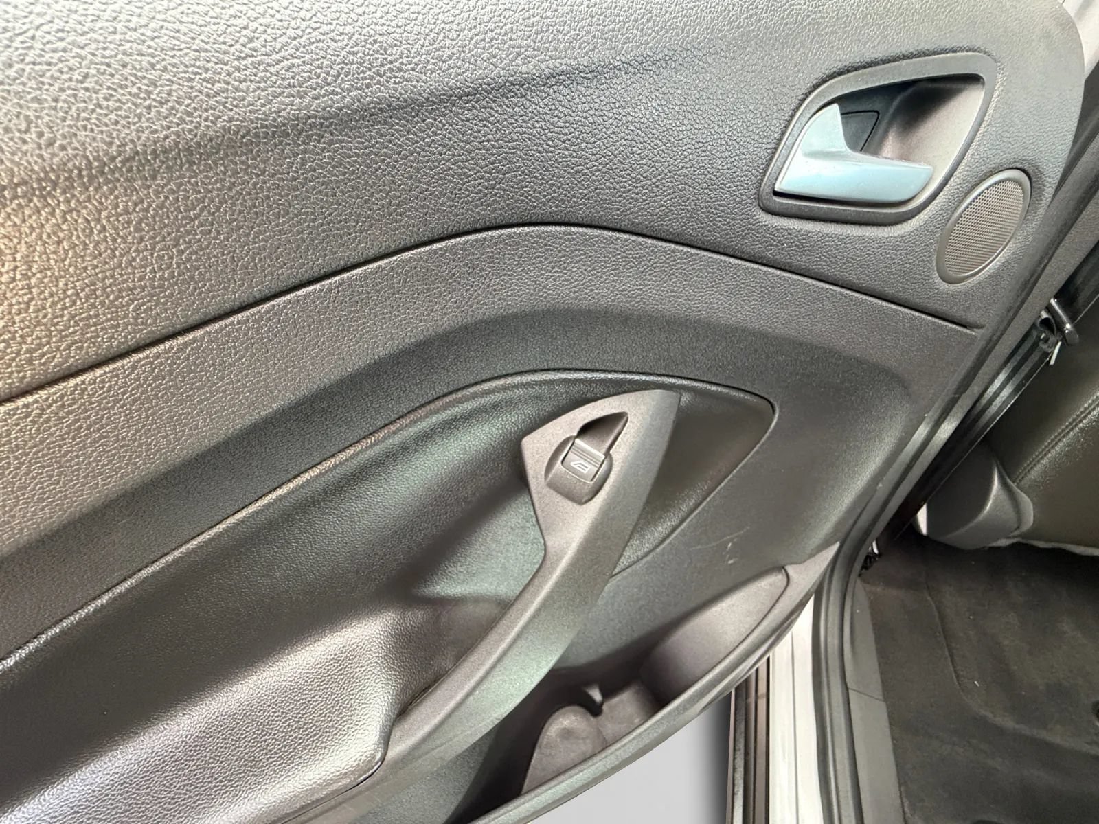 Used 2013 Ford C-MAX SEL FWD image 15