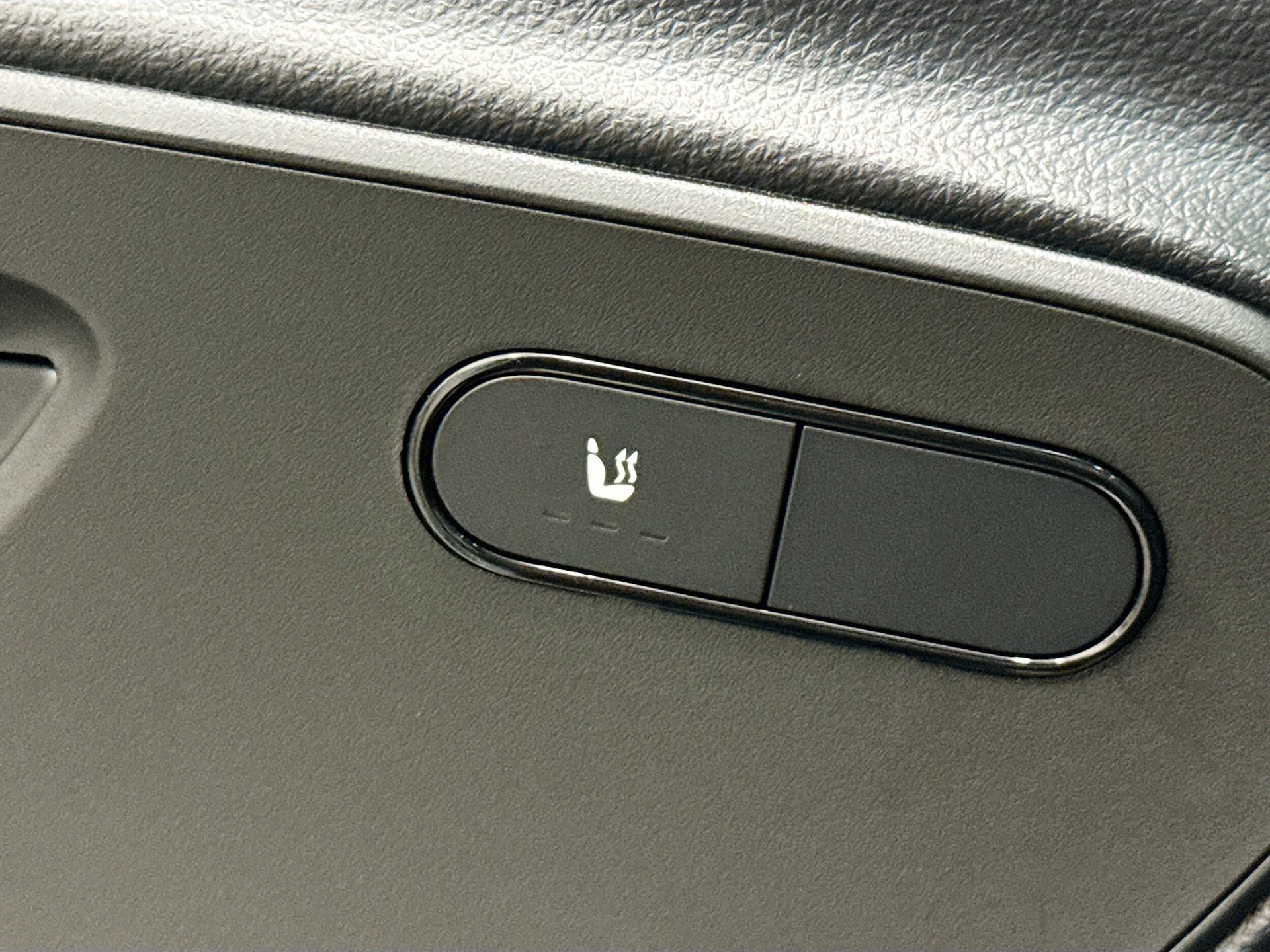 Used 2025 Mercedes-Benz Sprinter 2500 image 20